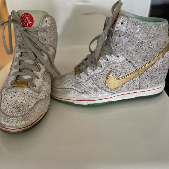 NIKE SKY HI HIGH TOP! YEAR OF THE HORSE - Picture 3 of 4